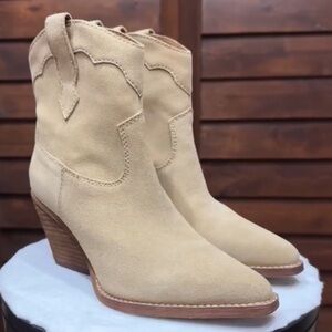 NWT Zodiac Roslyn Cowboy Western Bootie Western Suede Leather 2.5” heel Sz 8.5